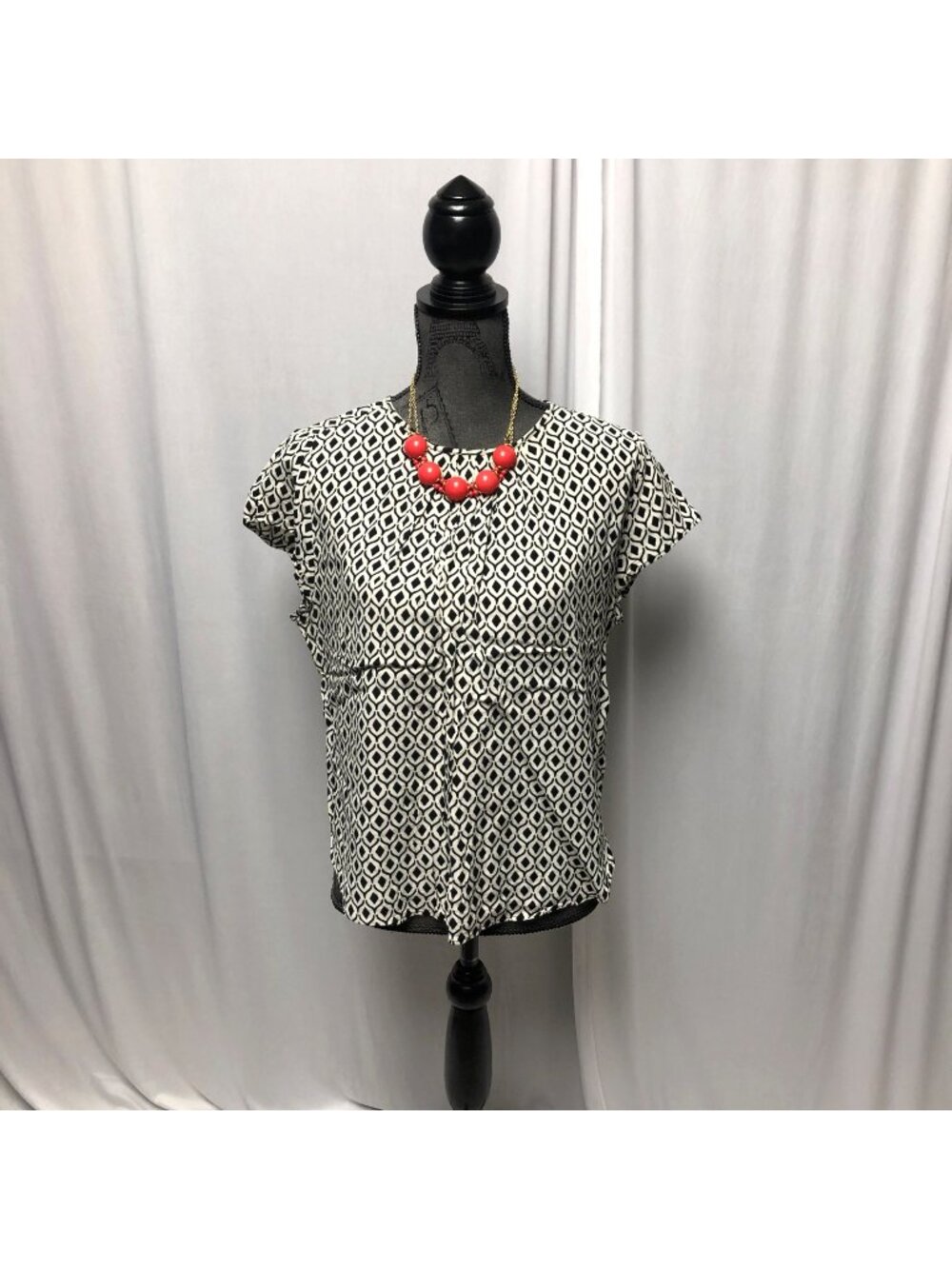 H and M Top Womens Size 10 Black White Keyhole Back Lightweight Blouse Office